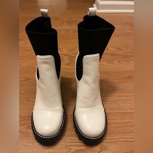 Azalea Wang White Boots-Size 8.5